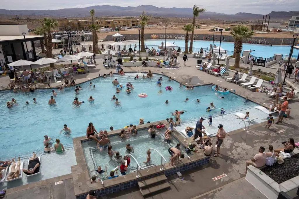 Families enjoying the Crystal Lagoon at Desert Color in St. George